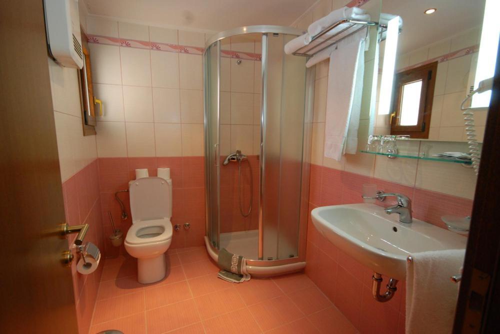 Hotel Elvetia Karpenísion Habitación foto